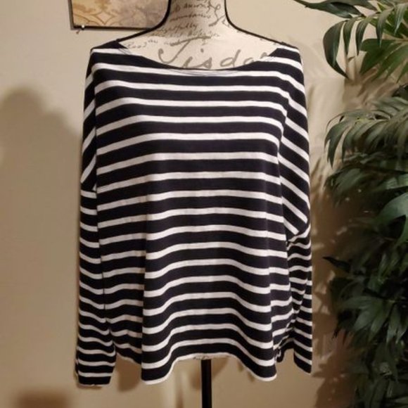 levis half top - Picture 1 of 6